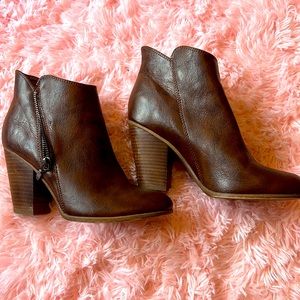 Brown boots, fall boots